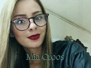 Mia_Croos