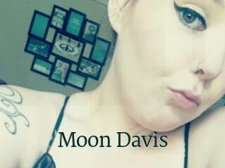 Moon_Davis